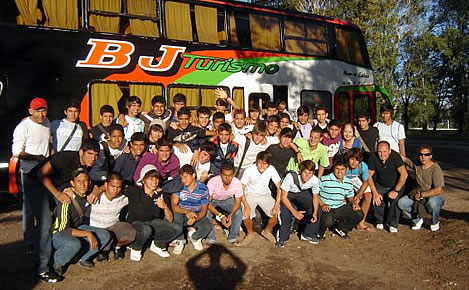 FOTO: Partida del bus del grupo Venezolano