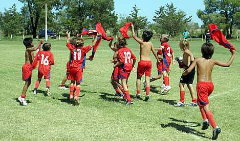 FOTO: Las infantiles continúan la preparación