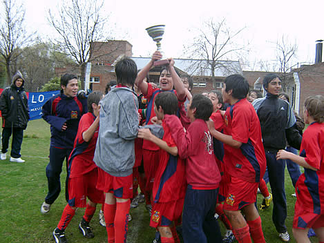 Los festejos de la Quinta División que se llevó el título de Campeón.