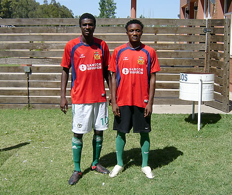 FOTO: jóvenes provenientes de Nigeria.