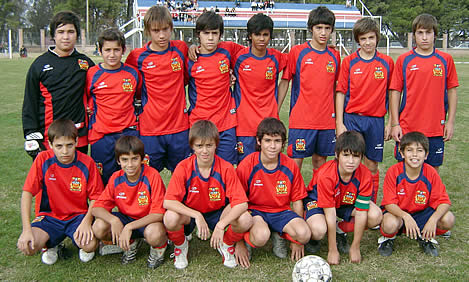 Sexta división que goleó a Santa Rosa 4 a 0.